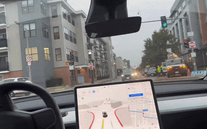 Mitsubishi muốn gia nhập liên minh Honda và Nissan, mơ soán ngôi vương của Tesla- Ảnh 3. Xe Tesla và Elon Musk và