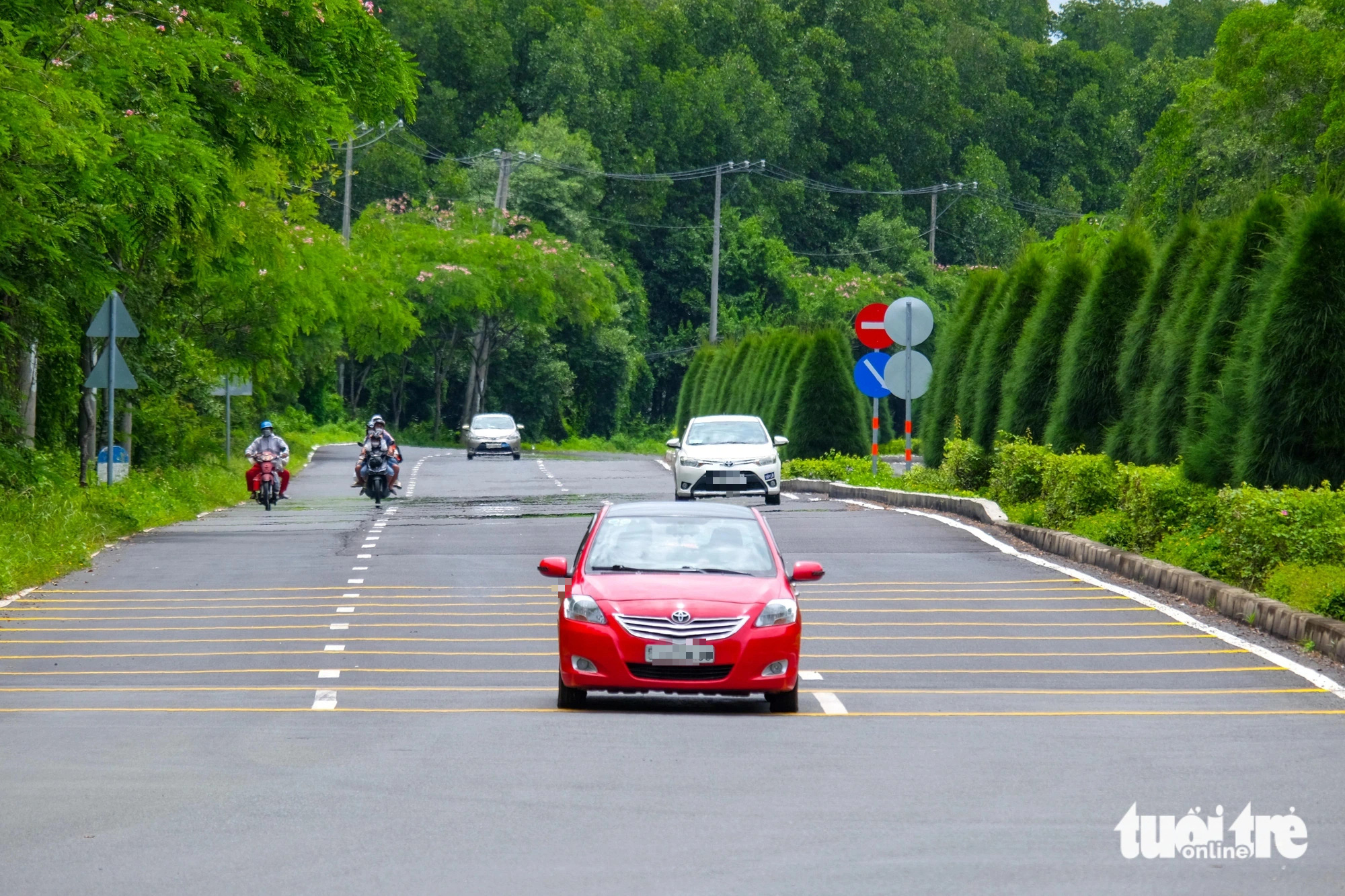 Năm 2011, công trình xây dựng đường Rừng Sác dài gần 40km với 6 làn xe, tổng vốn đầu tư 1.561 tỉ đồng khánh thành. Hơn 10 năm qua, tuyến đường đã góp phần hoàn thiện mạng lưới giao thông TP, đồng thời nối kết khu vực trung tâm TP với Cần Giờ hướng ra biển và rút ngắn thời gian đi lại