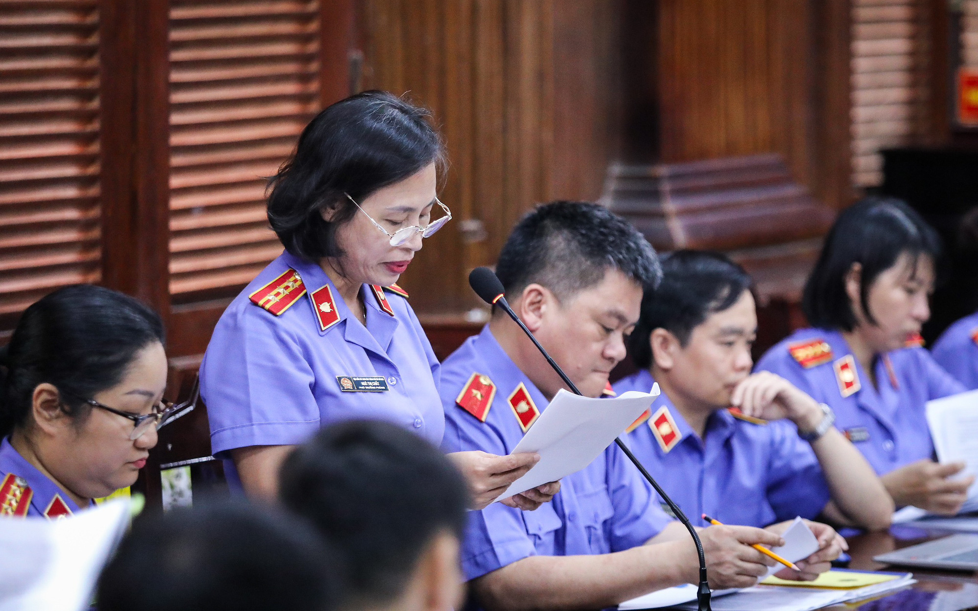 Bà Nguyễn Thị Thanh Nhàn lãnh thêm 24 năm tù- Ảnh 4. Tranh luận việc bị cáo Nguyễn Thị Thanh Nhàn có bỏ trốn hay không