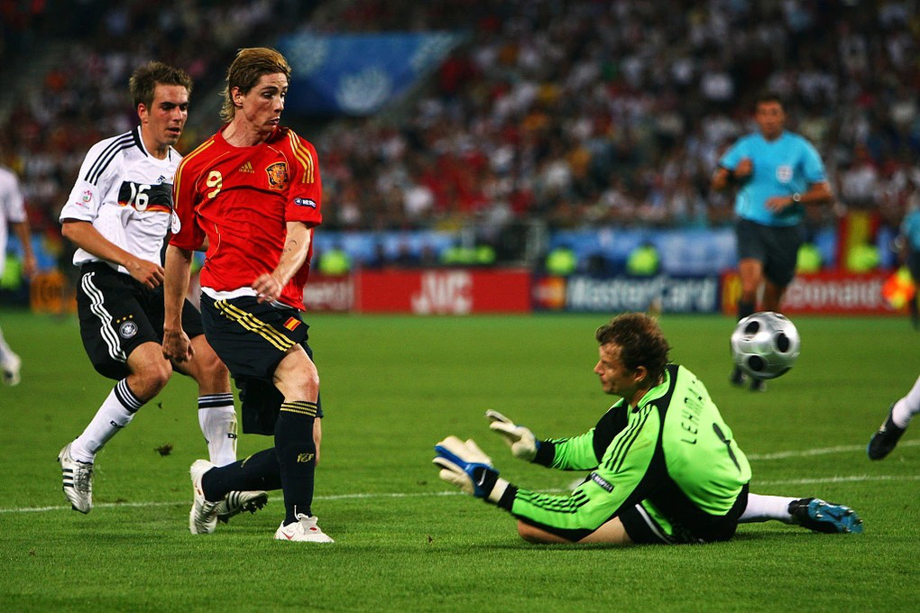 Fernando Torres (áo đỏ) tỏa sáng trong trận chung kết Euro 2008 - Ảnh: GETTY