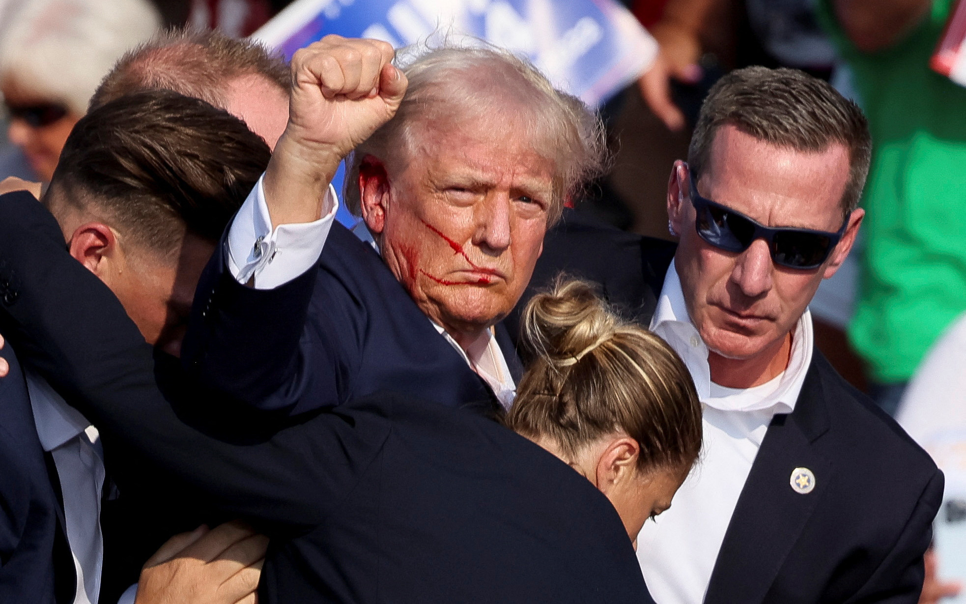 Sau khi bị ám sát hụt, ông Trump viết lại bài diễn văn mới nhân đại hội Đảng Cộng hòa- Ảnh 2. Ông Trump nhìn nhận may lắm mới thoát chết