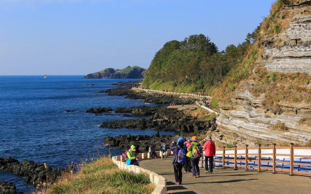 'Mái nhà Hàn Quốc' trên đảo Jeju ô nhiễm vì... nước xúp mì ăn liền- Ảnh 5. Đảo Jeju sẽ mở trung tâm khiếu nại du lịch