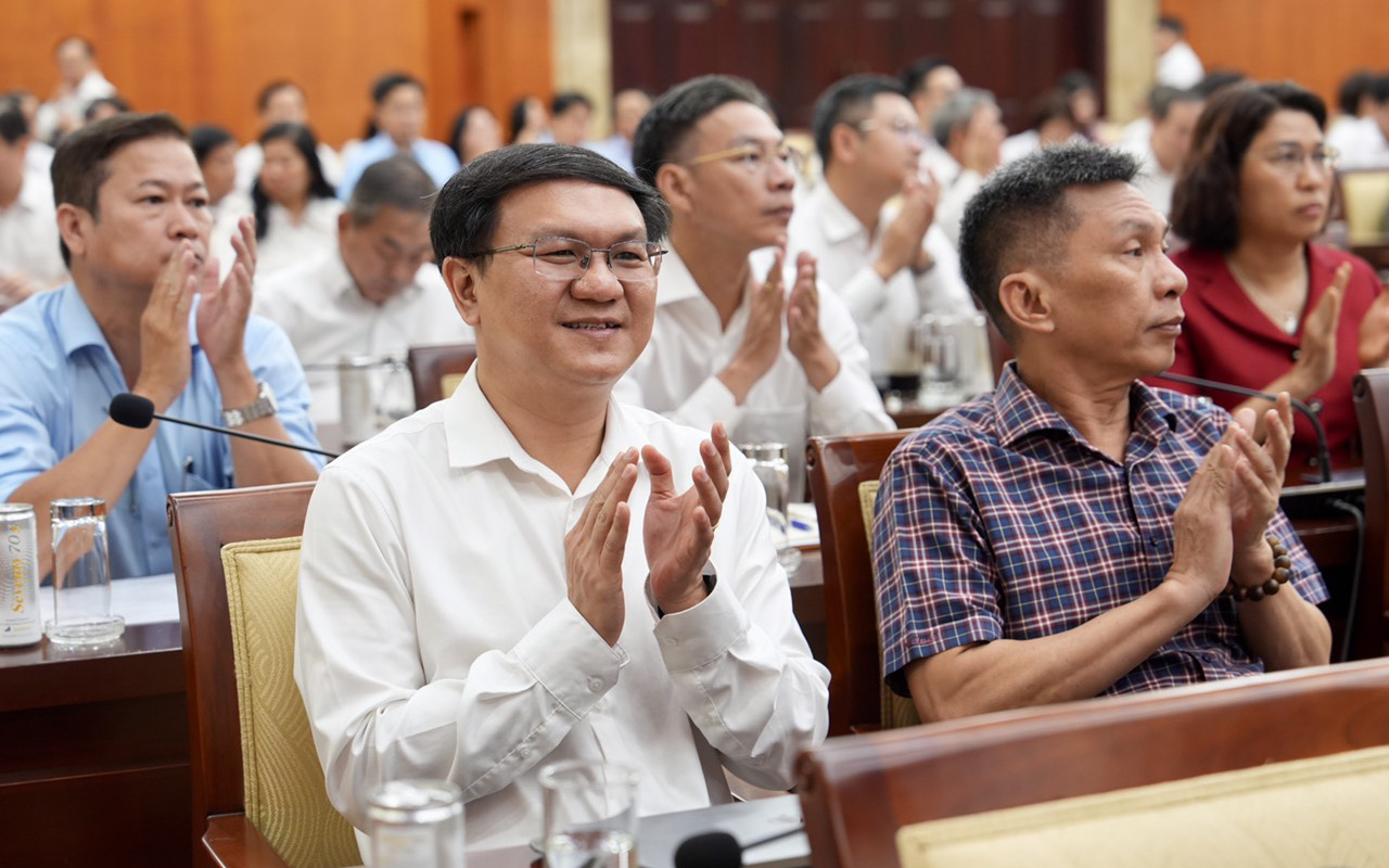 Giám đốc Sở Thông tin và Truyền thông: Mỗi tuần TP.HCM có 1 triệu hành vi vi phạm an ninh mạng- Ảnh 3. Sở Thông tin và Truyền thông TP.HCM: Kiến nghị tài khoản mạng xã hội định danh mới được bình luận