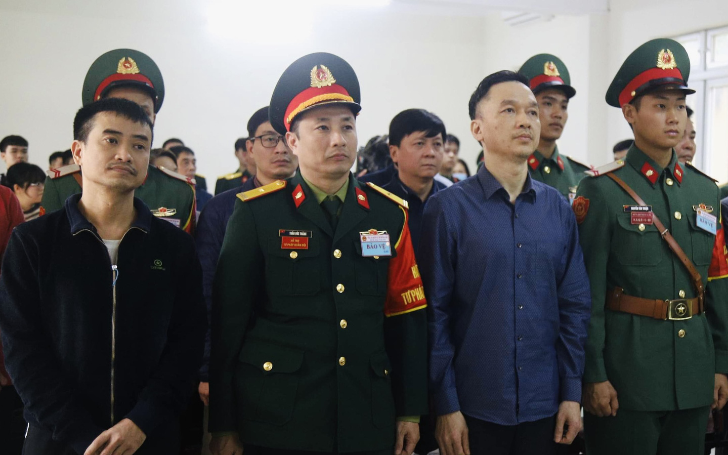 Viện kiểm sát đề nghị giảm án cho Phan Quốc Việt, Hồ Anh Sơn trong vụ án tại Học viện Quân y- Ảnh 3. Xét xử phúc thẩm Phan Quốc Việt và nhóm cựu sĩ quan trong vụ án tại Học viện Quân y