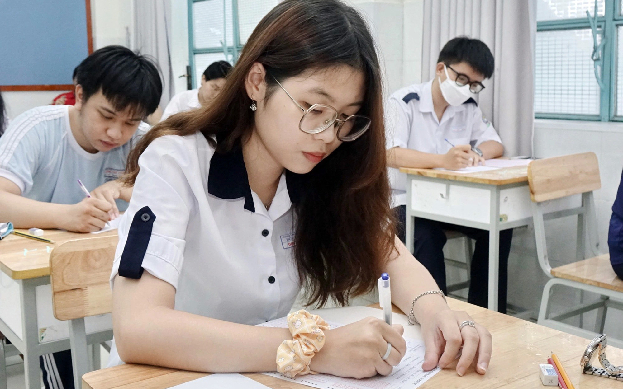 Điểm thi tốt nghiệp 'cao bất thường', Sở Giáo dục và Đào tạo Bắc Ninh nói gì?- Ảnh 2. Điểm thi tốt nghiệp 2024: Bắc Ninh 'oanh tạc' các bảng xếp hạng