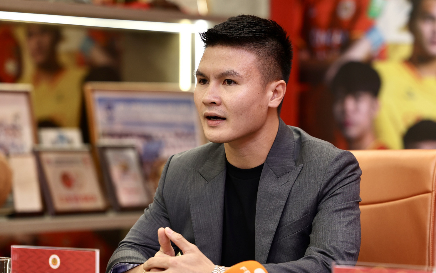 Đình Trọng gia nhập CLB Công An Hà Nội- Ảnh 4. CLB Công An Hà Nội gia hạn hợp đồng 3 năm với Quang Hải