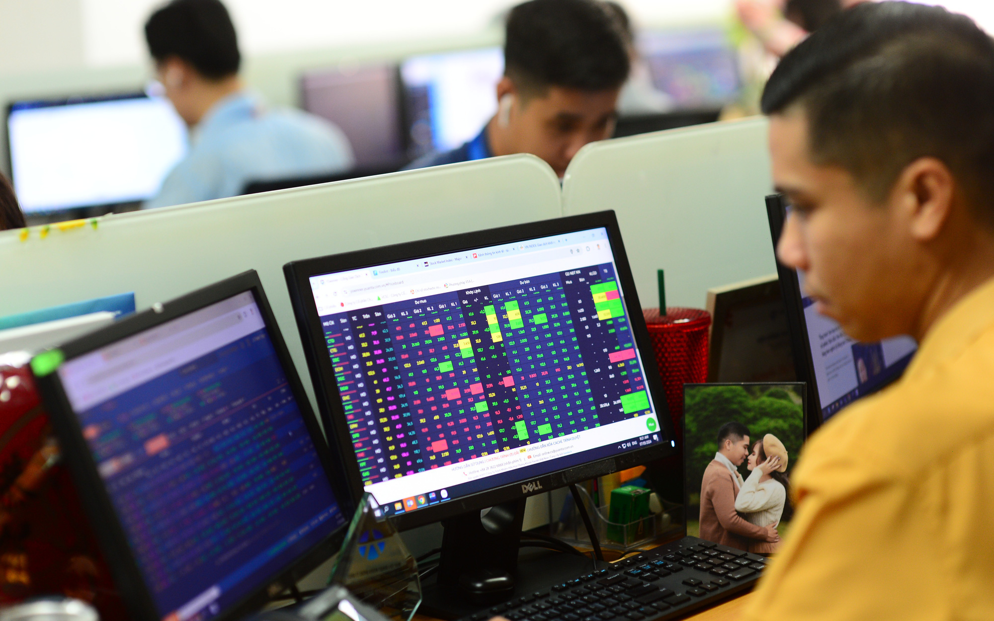 Tiền vào chứng khoán lèo tèo, loạt tin mới sắp công bố có kích hoạt nhịp hồi?- Ảnh 4. Chứng khoán tuần mới: Tìm lợi nhuận ngắn hạn không dễ