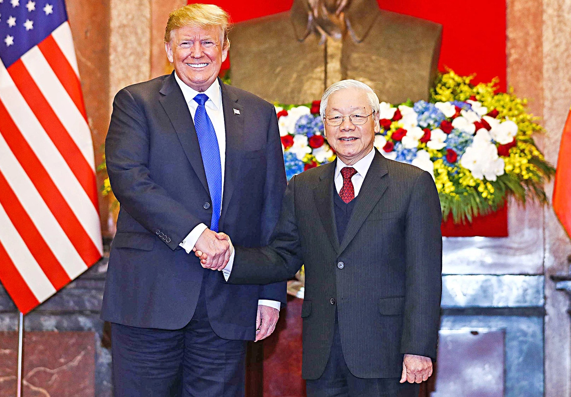 Tổng bí thư - Chủ tịch nước Nguyễn Phú Trọng bắt tay Tổng Thống Mỹ Donald Trump tại buổi hội đàm vào sáng 27-2-2019 - Ảnh: N.KHÁNH