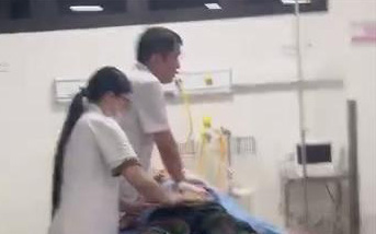 Bệnh viện đa khoa Đồng Tháp chấn chỉnh bác sĩ thiếu ân cần với bệnh nhân - Ảnh 4.