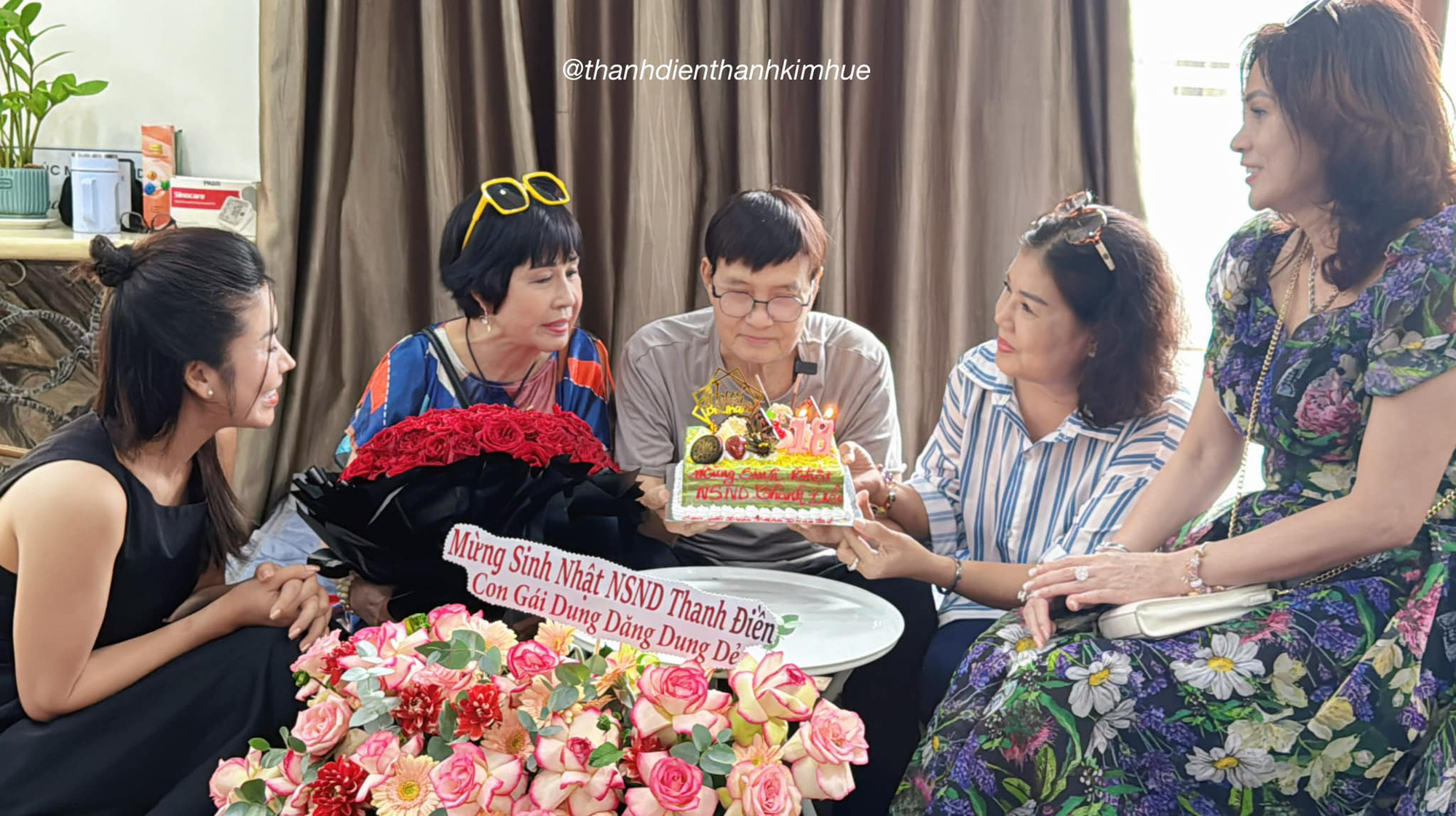 アーティストのタン・ディエンが誕生日に退院 - 写真: FBNV