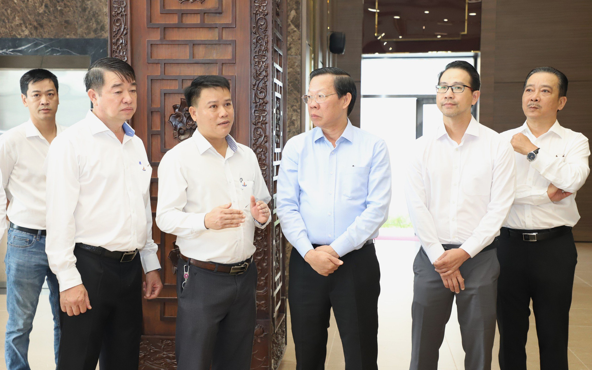 Hàng trăm ngàn người đội mưa dự lễ tưởng niệm Thiên Hộ Dương - Ảnh 6.
