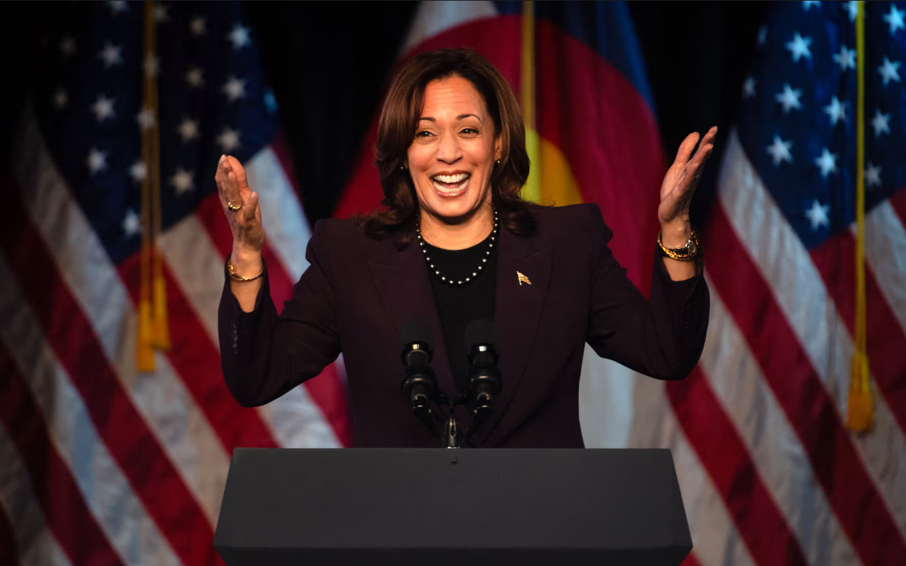 Bà Harris gặp đội ngũ tranh cử với tư cách ứng viên tổng thống, gọi ông Trump là tội phạm- Ảnh 3. Phát hiện ông Trump và con gái từng quyên góp để bà Harris tranh cử