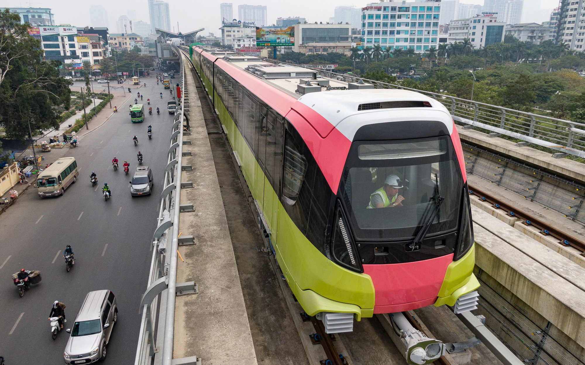 Tin tức sáng 24-7: 9 quận TP.HCM không còn hộ nghèo đa chiều; ĐH Quốc gia Hà Nội vô top 100 châu Á- Ảnh 6. Tin tức sáng 23-7: Đường sắt đô thị Nhổn - Ga Hà Nội đoạn trên cao phải khai thác trước ngày 28-7
