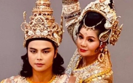 Thanh Ngân trở lại với vở cải lương Tiếng trống Mê Linh- Ảnh 4. Võ Minh Lâm đưa vở Nàng Xê Đa lên mạng
