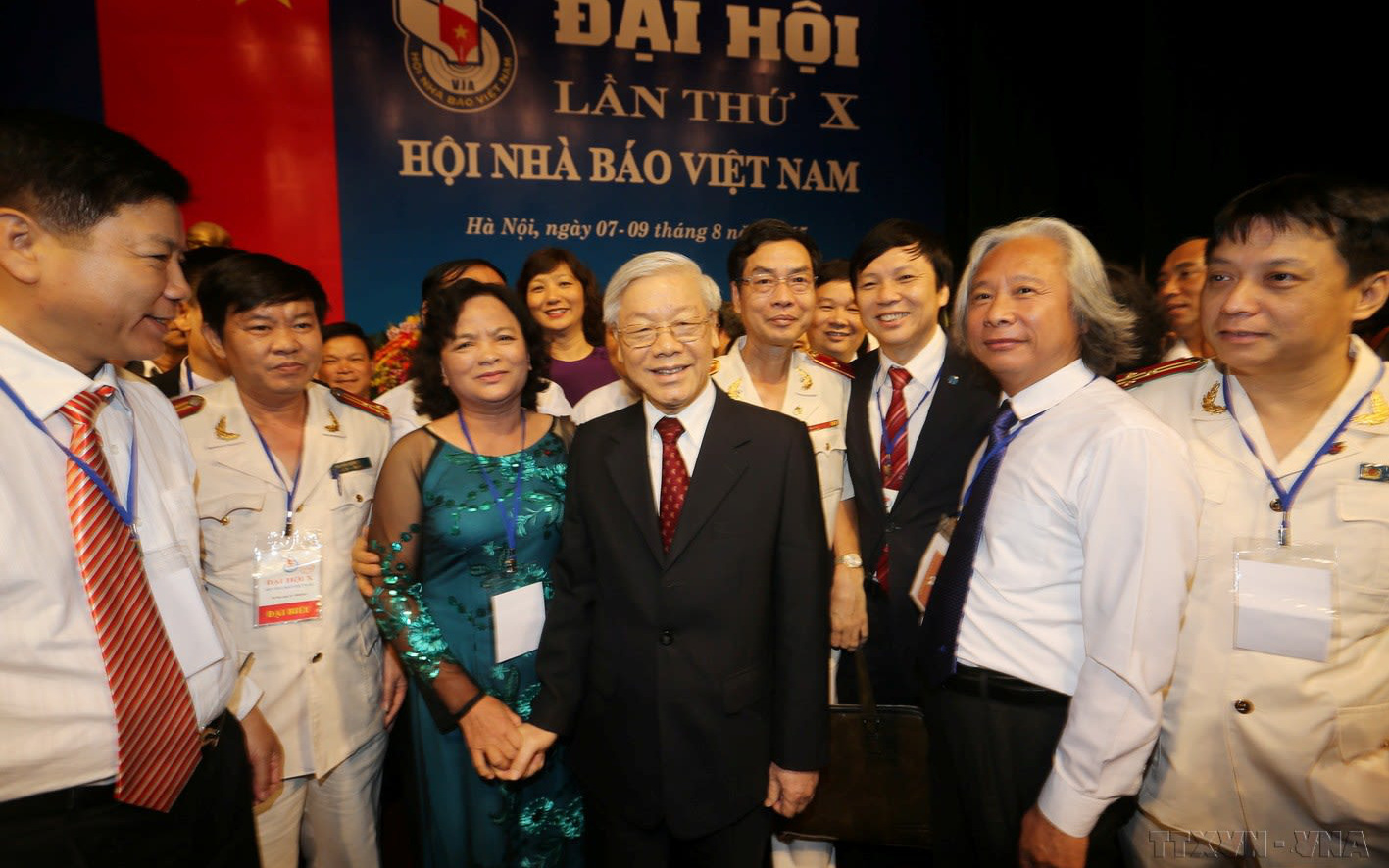 Bộ đội biên phòng Quảng Nam phát cờ Tổ quốc, hướng dẫn người dân biên giới tổ chức Quốc tang- Ảnh 5. Dấu ấn của Tổng bí thư Nguyễn Phú Trọng trong công tác tư tưởng của Đảng