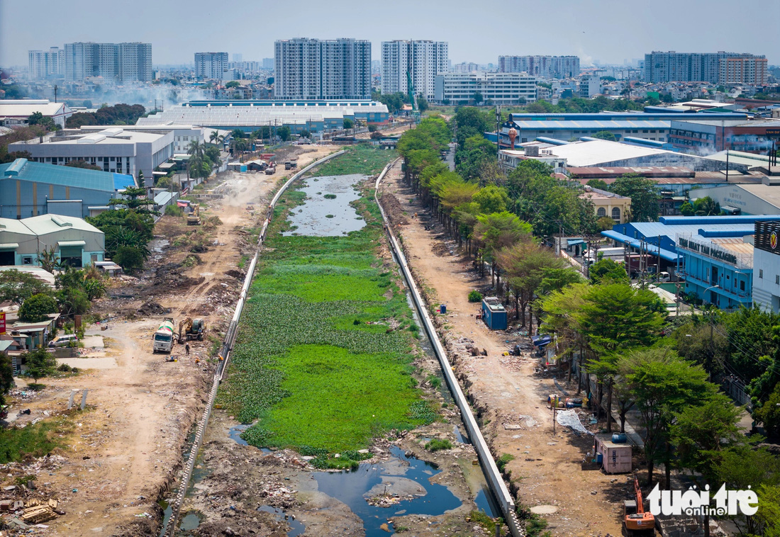 Dự án kênh Tham Lương - Bến Cát - rạch Nước Lên gồm 10 gói thầu xây lắp - Ảnh: CHÂU TUẤN