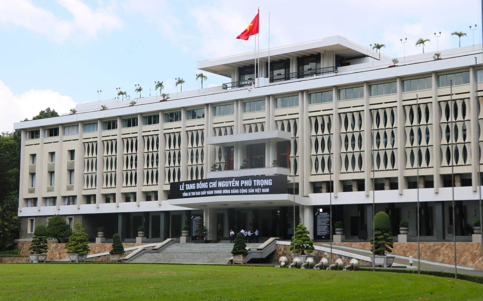 Thông tin về lễ viếng Tổng bí thư Nguyễn Phú Trọng- Ảnh 3. Người dân đến viếng Tổng bí thư Nguyễn Phú Trọng tại TP.HCM chỉ cần mang theo căn cước