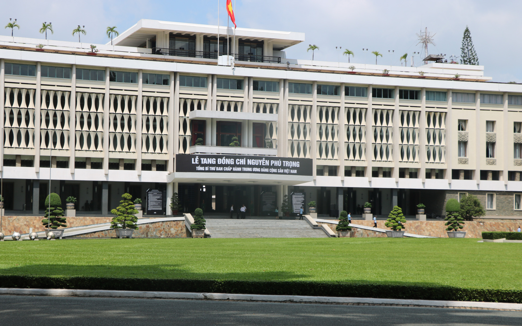 Thời tiết hôm nay 25-7: Ngày Quốc tang Bắc Bộ giảm mưa, Nam Bộ mưa chiều- Ảnh 2. Thời tiết Hà Nội và TP.HCM 2 ngày quốc tang Tổng bí thư Nguyễn Phú Trọng