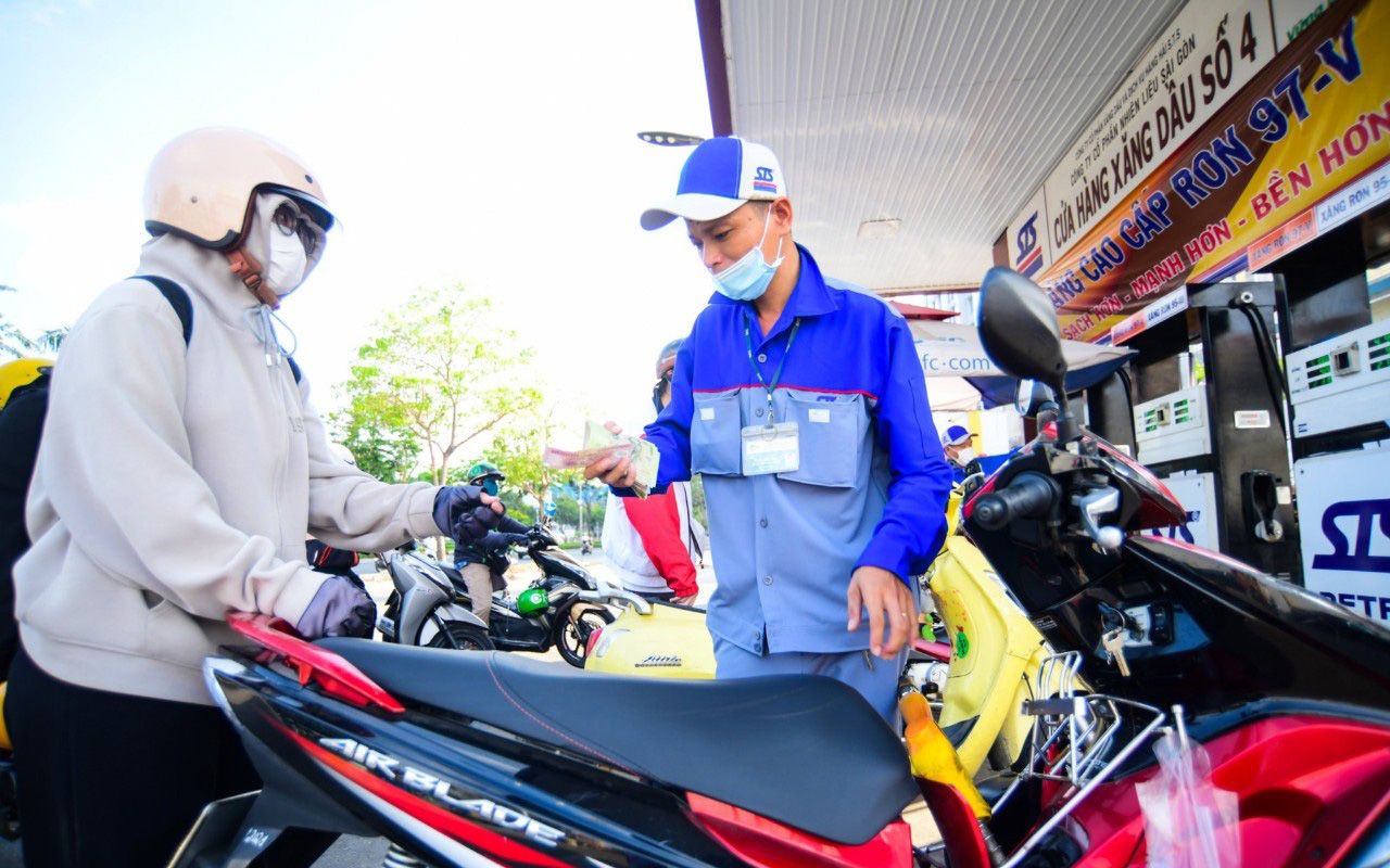 Sếp Petrolimex kể chuyện 600km đường ống xăng dầu... suýt dừng vì mất điện do bão - Ảnh 3.