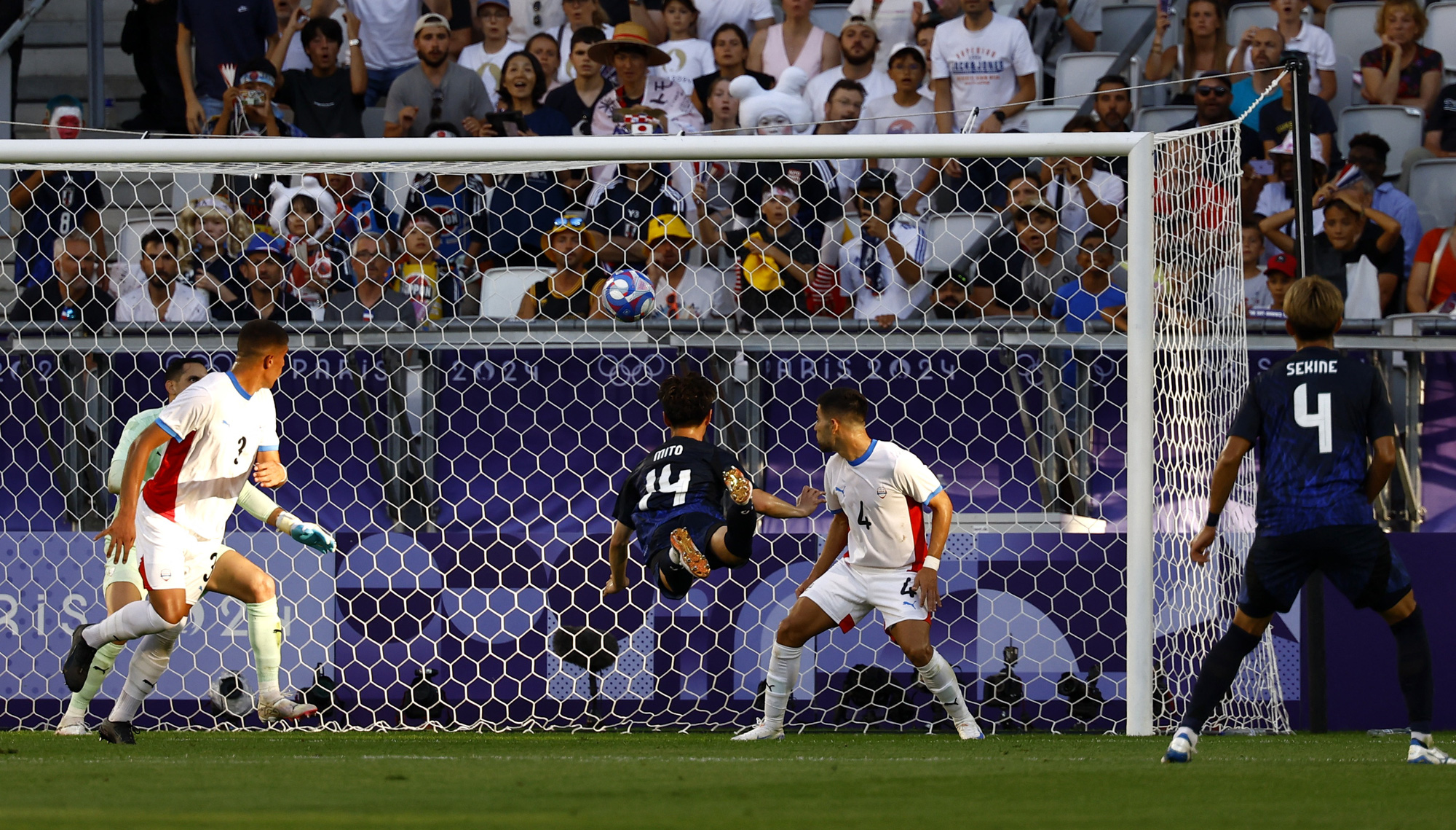 Olympic Nhật Bản đại thắng 5-0 trước Paraguay trong ngày ra quân- Ảnh 3.