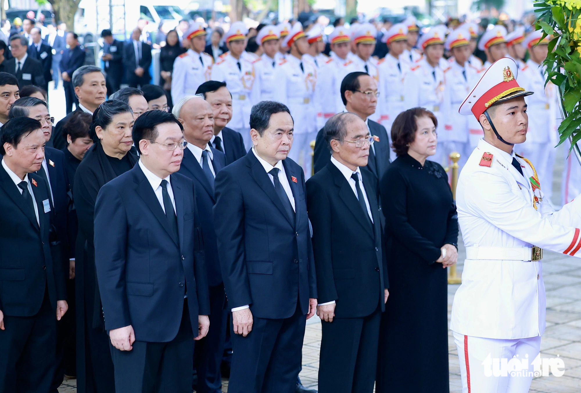 Chủ tịch nước, Thủ tướng, Chủ tịch Quốc hội xúc động ghi sổ tang Tổng bí thư Nguyễn Phú Trọng- Ảnh 2.