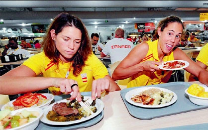 Quần vợt Olympic Paris 2024: Andy Murray bỏ đánh đơn, chỉ đánh đôi- Ảnh 2. Bữa ăn của vận động viên dự Olympic không chỉ bổ mà còn phải ngon