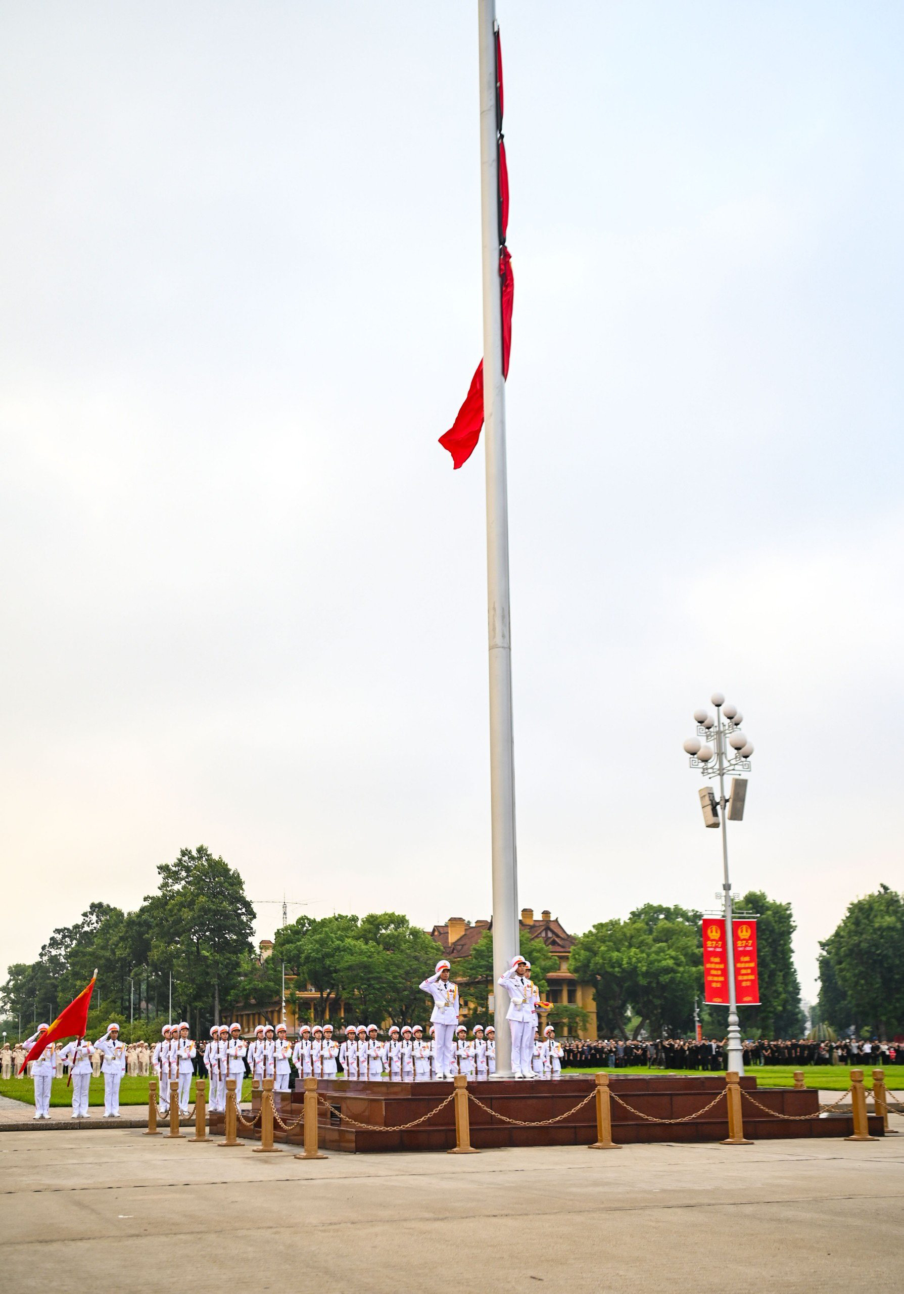 Lễ thượng cờ rủ Quốc tang Tổng bí thư Nguyễn Phú Trọng- Ảnh 5.