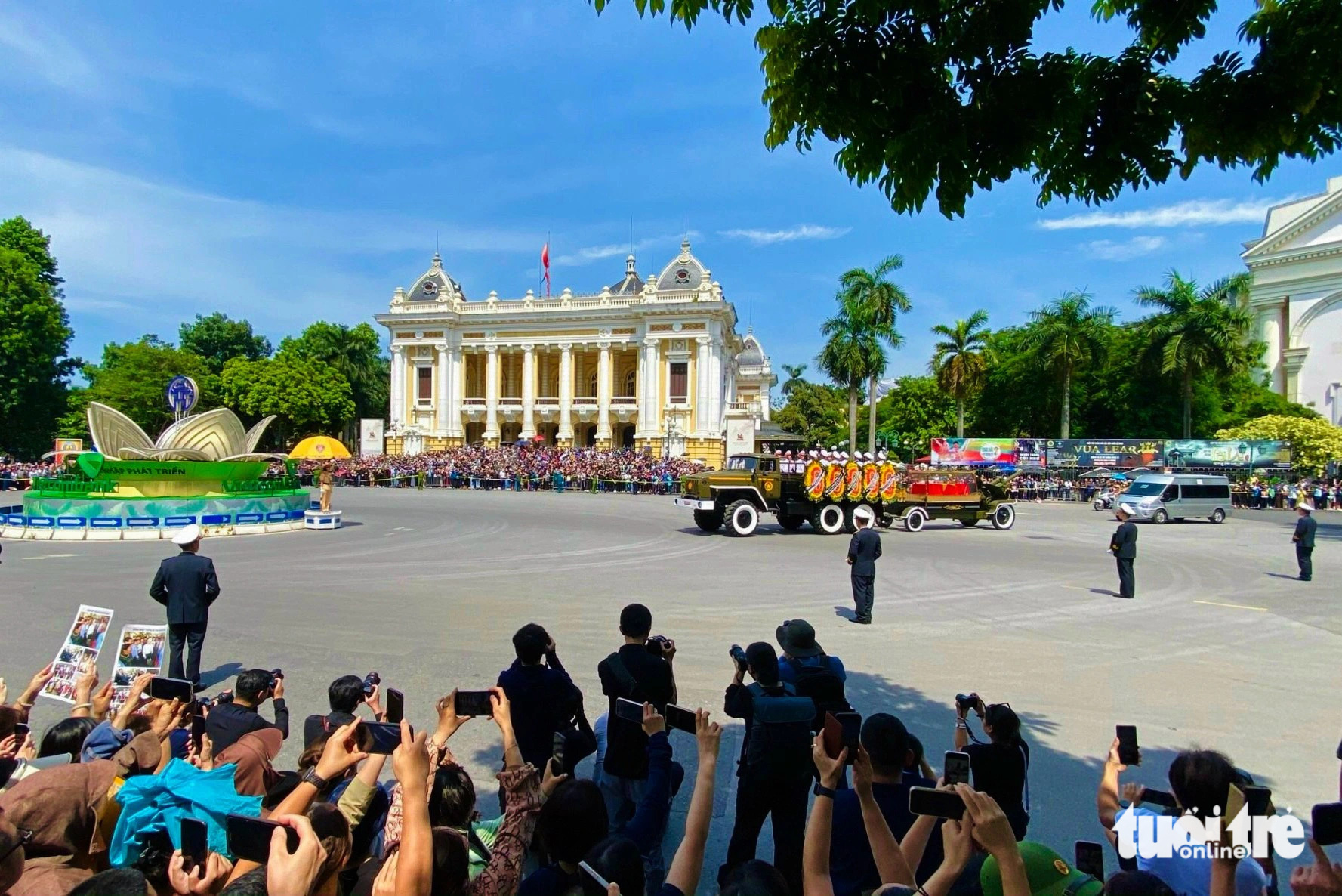 Những khoảnh khắc nghẹn lòng trong lễ Quốc tang Tổng Bí thư Nguyễn Phú Trọng- Ảnh 19.