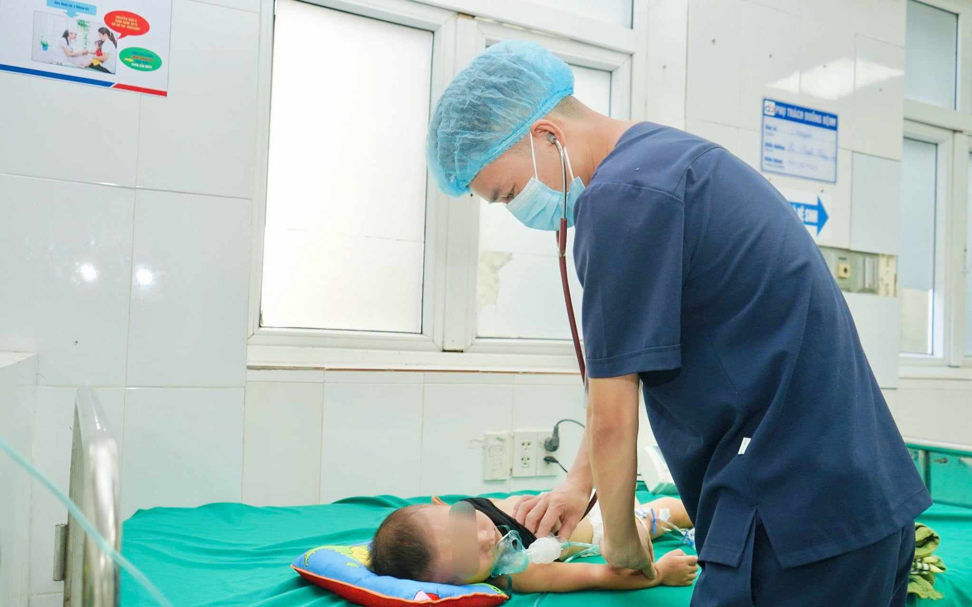 Cứu sống bé trai bị viêm tụy cấp hoại tử chảy máu ổ bụng hiểm gặp - Ảnh 3.