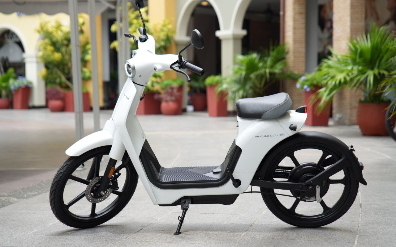 Honda Scoopy thêm bản Hello Kitty hút phái nữ, giá dễ trên 70 triệu nếu về Việt Nam- Ảnh 14. Honda Cub E giá hơn 20 triệu đồng tại Việt Nam: Kết nối smartphone, chạy 65km mỗi lần sạc