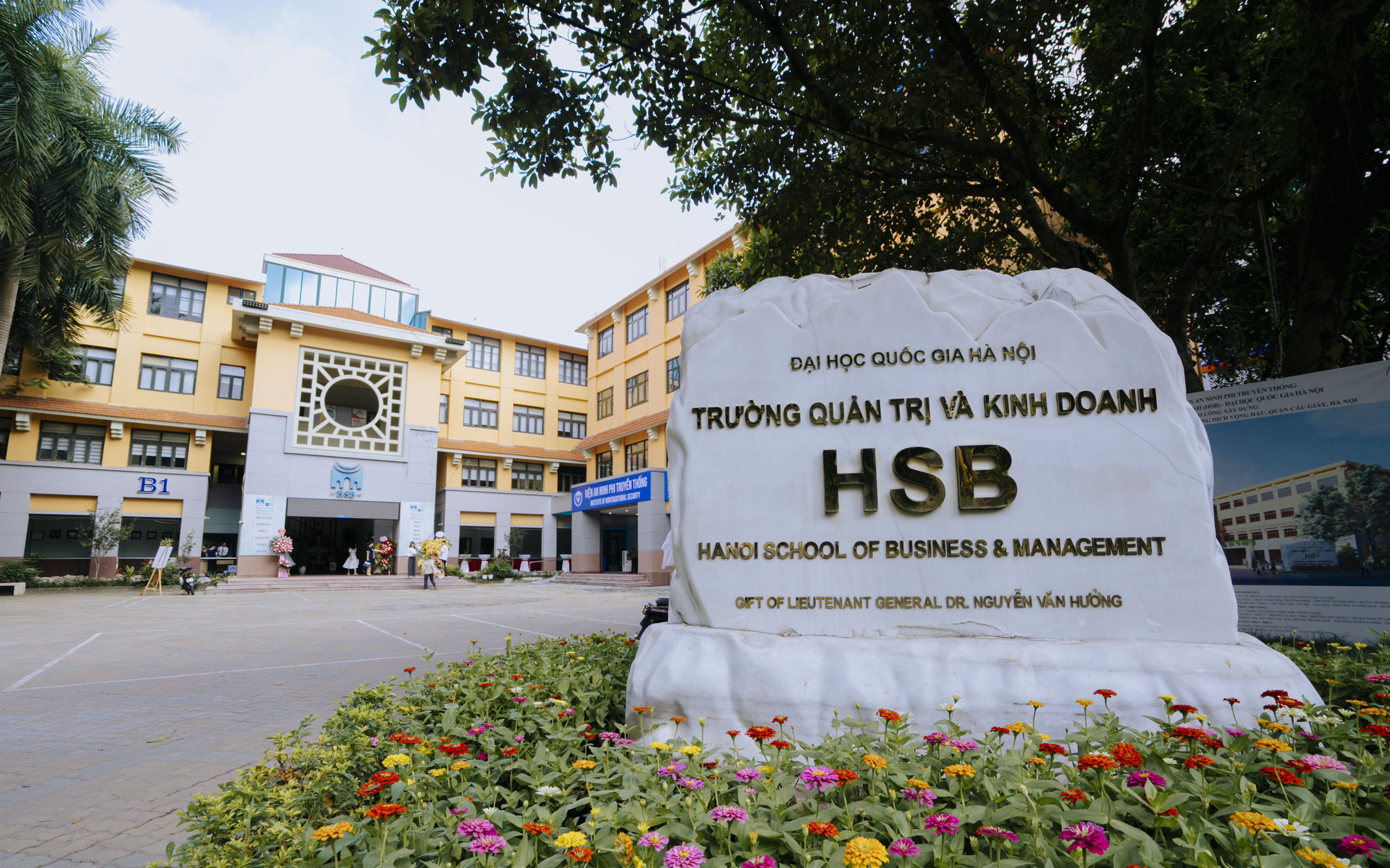 Sinh viên là cháu thương binh, liệt sĩ muốn nhận học bổng toàn phần cần điều kiện gì?- Ảnh 2. Trường đại học đầu tiên cấp học bổng toàn phần cho cháu nội và cháu ngoại thương binh, liệt sĩ