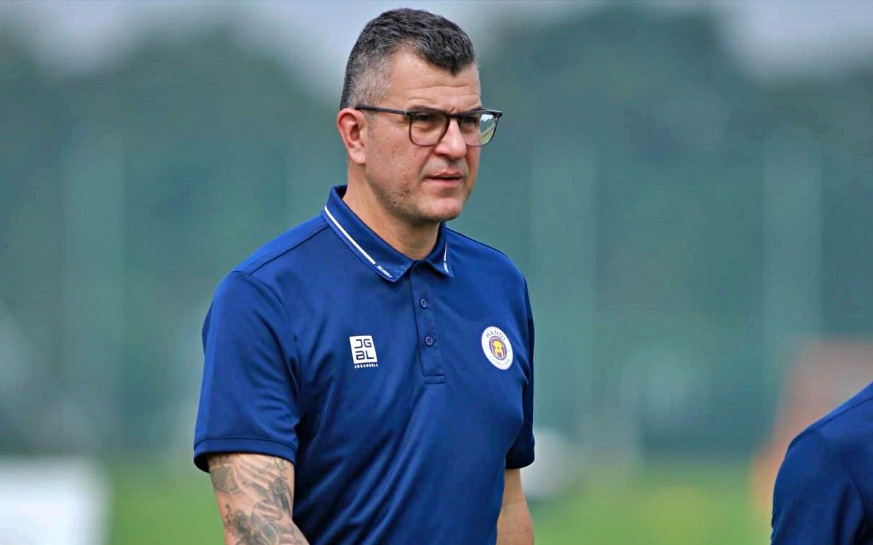VFF bổ nhiệm HLV Cristiano Roland dẫn dắt U16 Việt Nam- Ảnh 3. Đưa U17 Hà Nội vô địch, HLV Brazil sắp dẫn dắt U17 Việt Nam