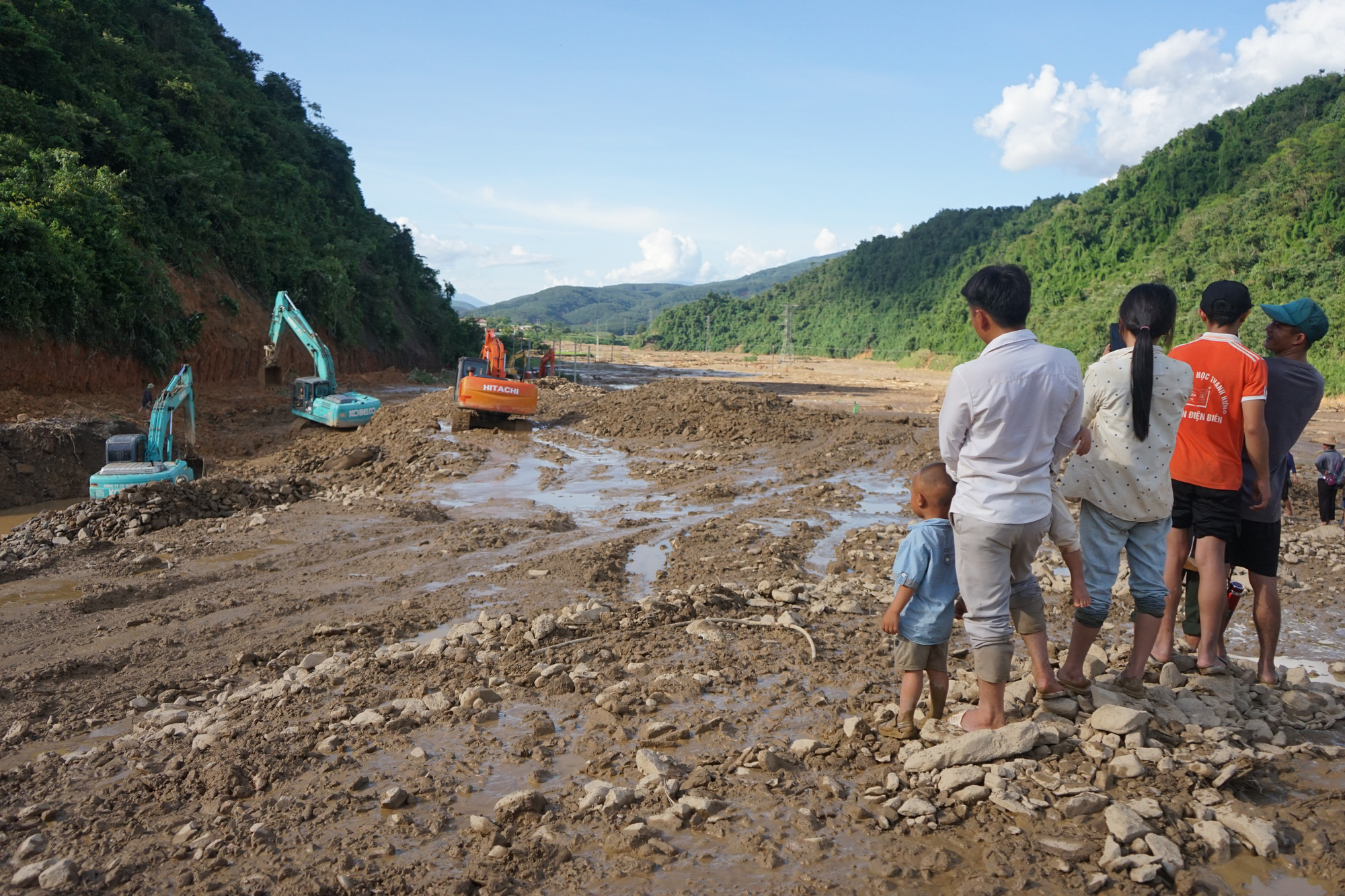 Tan hoang vì lũ quét, người dân chật vật lo miếng ăn- Ảnh 6.