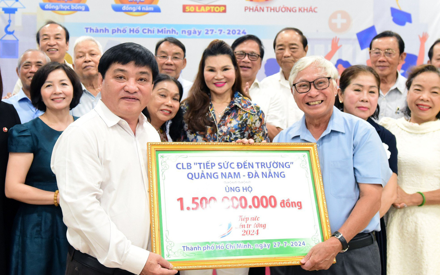 Giải thưởng 400 triệu đồng cho sinh viên tranh tài hướng dẫn viên du lịch- Ảnh 3. 100 suất học bổng chờ tiếp sức tân sinh viên nghèo xứ Quảng