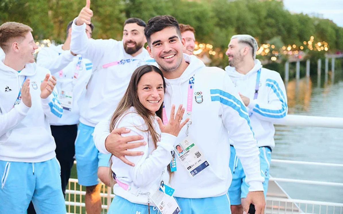 Olympic 2024: Vừa giành HCV, tay vợt Trung Quốc nhận lời cầu hôn ngọt ngào- Ảnh 5. VĐV Argentina cầu hôn bạn gái tại làng VĐV Olympic 2024