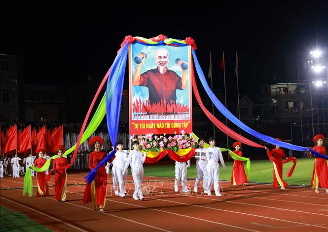Slavnostní zahájení 10. ročníku Národního sportovního festivalu Phu Dong, největšího v historii - Foto 1. Lễ khai mạc Hội khỏe Phù Đổng tại sân vận động Lạch Tray, Hải Phòng tối 28-7 - Ảnh: TTXVN