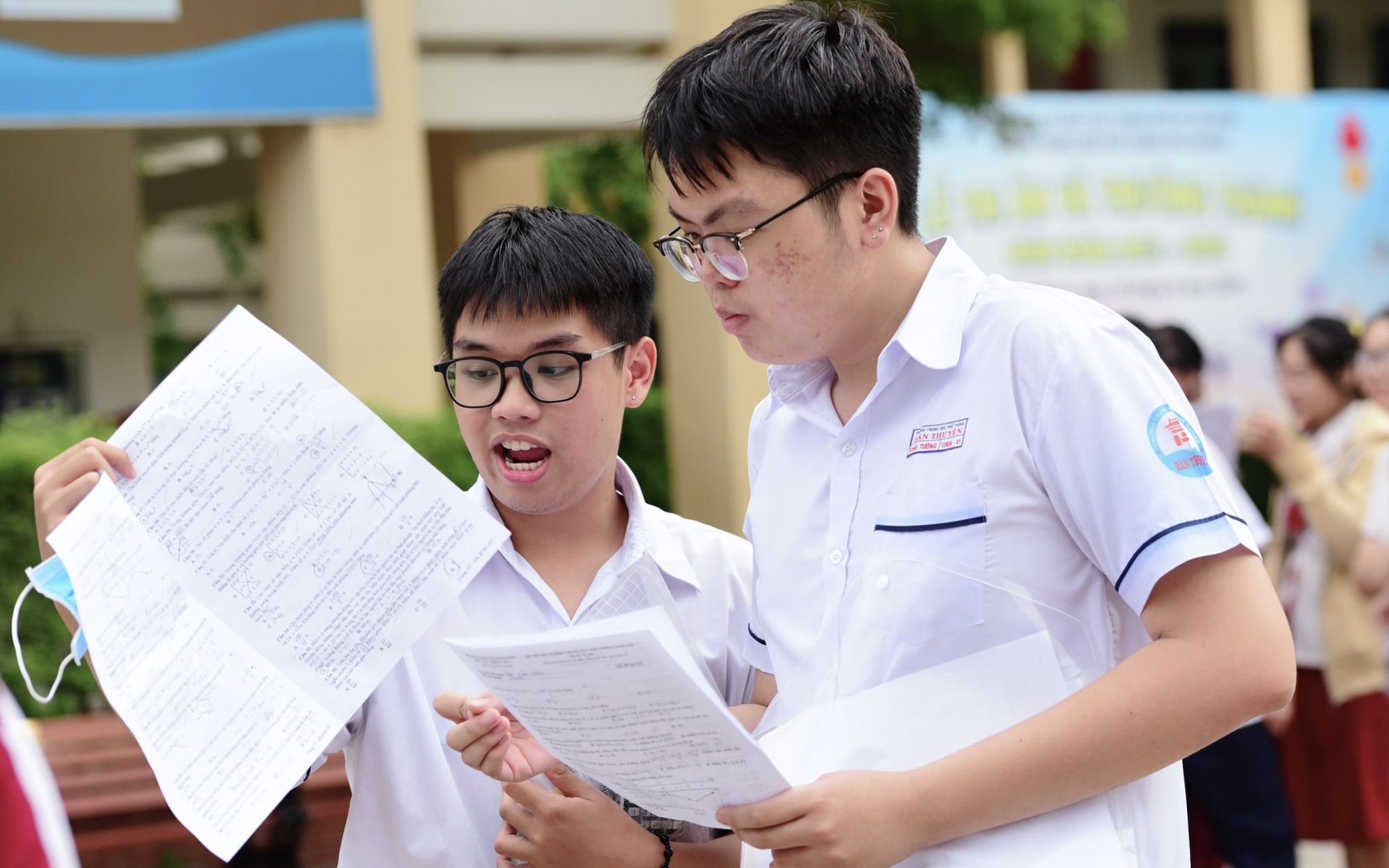 Loại bỏ các phương thức xét tuyển gây nhiễu hệ thống, vướng mắc cho xã hội- Ảnh 2. 6 nhóm tỉnh thành và khung thời gian nộp lệ phí xét tuyển đại học