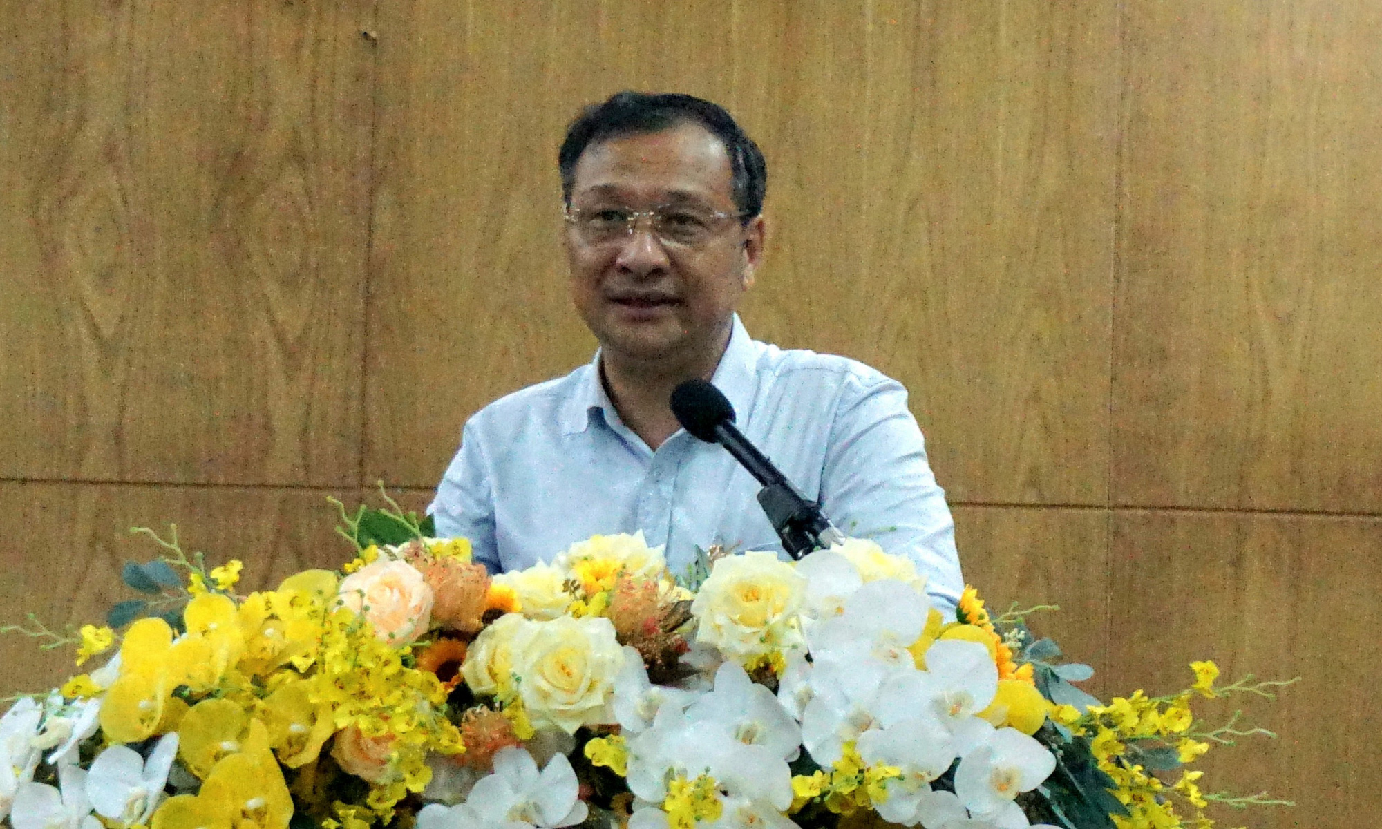 Ông Lê Hoài Nam, phó giám đốc Sở Giáo dục và Đào tạo TP.HCM, phát biểu tại cuộc họp về tuyển sinh vào lớp 10 chiều 3-7 - Ảnh: Q.N.