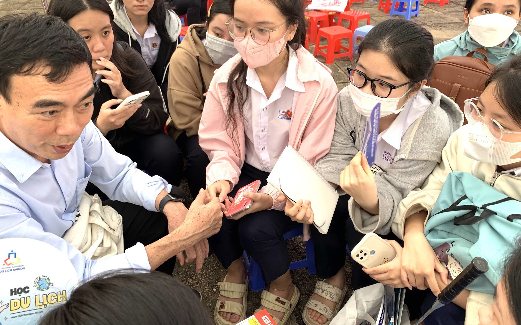 Trường đại học Khoa học tự nhiên TP.HCM công bố điểm chuẩn thêm 2 phương thức xét tuyển sớm- Ảnh 5. Trường đại học Khoa học xã hội và Nhân văn TP.HCM: Điểm chuẩn đánh giá năng lực cao nhất 963 điểm