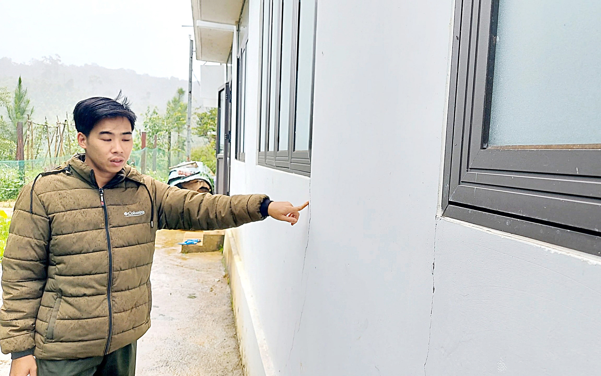 Tàu SE11 trật bánh ở Huế khó có khả năng là do động đất- Ảnh 4. Động đất mạnh lên, dân hoang mang