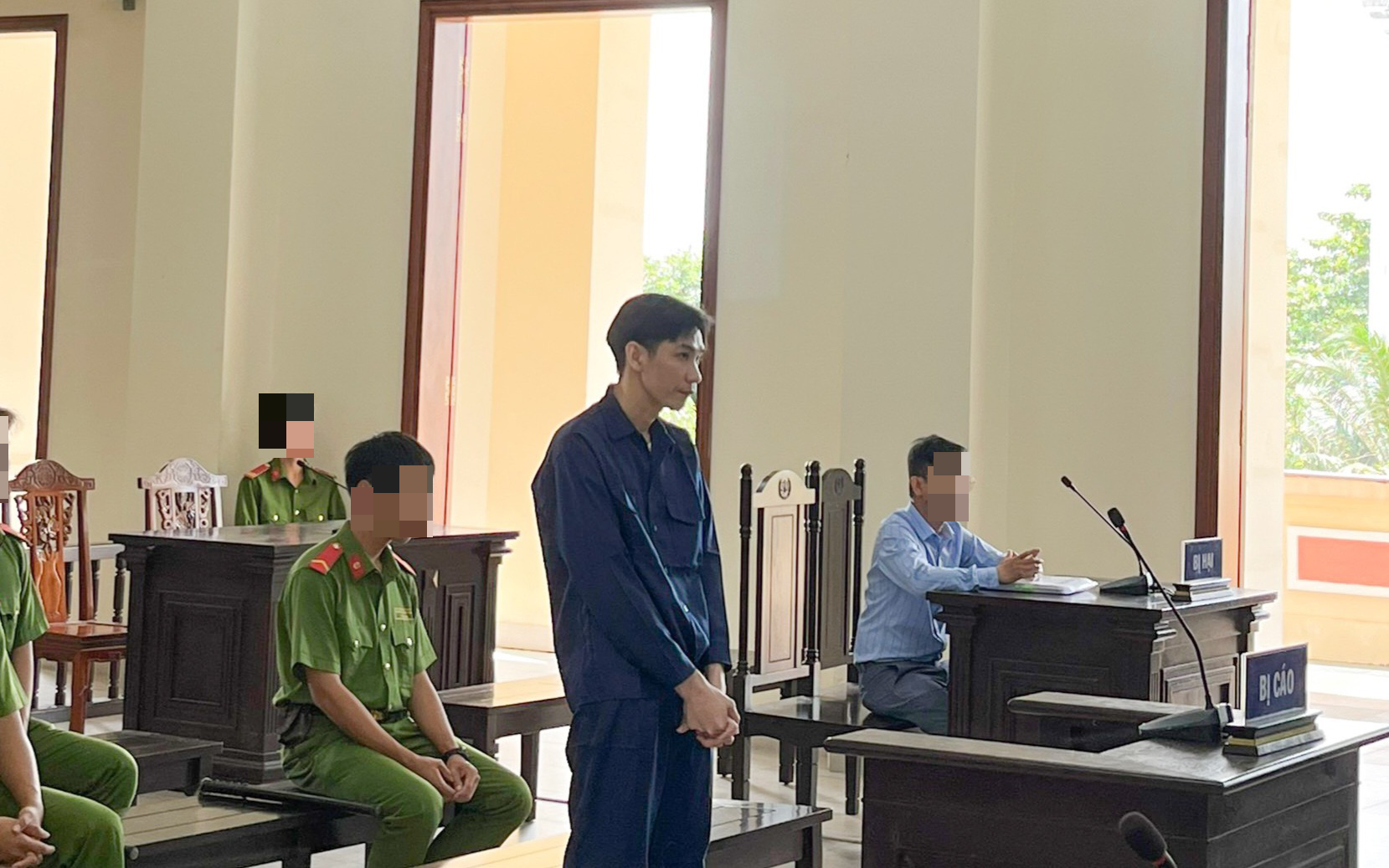 Tham ô 2,3 tỉ đồng của công ty vận chuyển, 2 nhân viên lãnh án- Ảnh 2. Tham ô hơn 577 triệu từ việc lén buôn bán thuốc tân dược của công ty