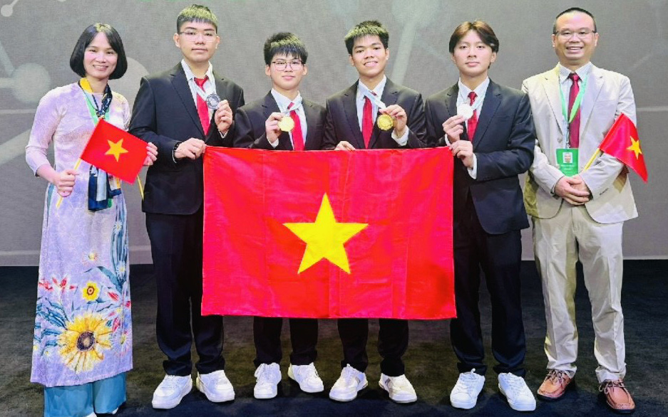 Quảng Nam thưởng 200 triệu đồng cho học sinh đoạt giải Olympic hóa học quốc tế- Ảnh 3. Học sinh Việt Nam xếp nhì tại Olympic hóa học quốc tế