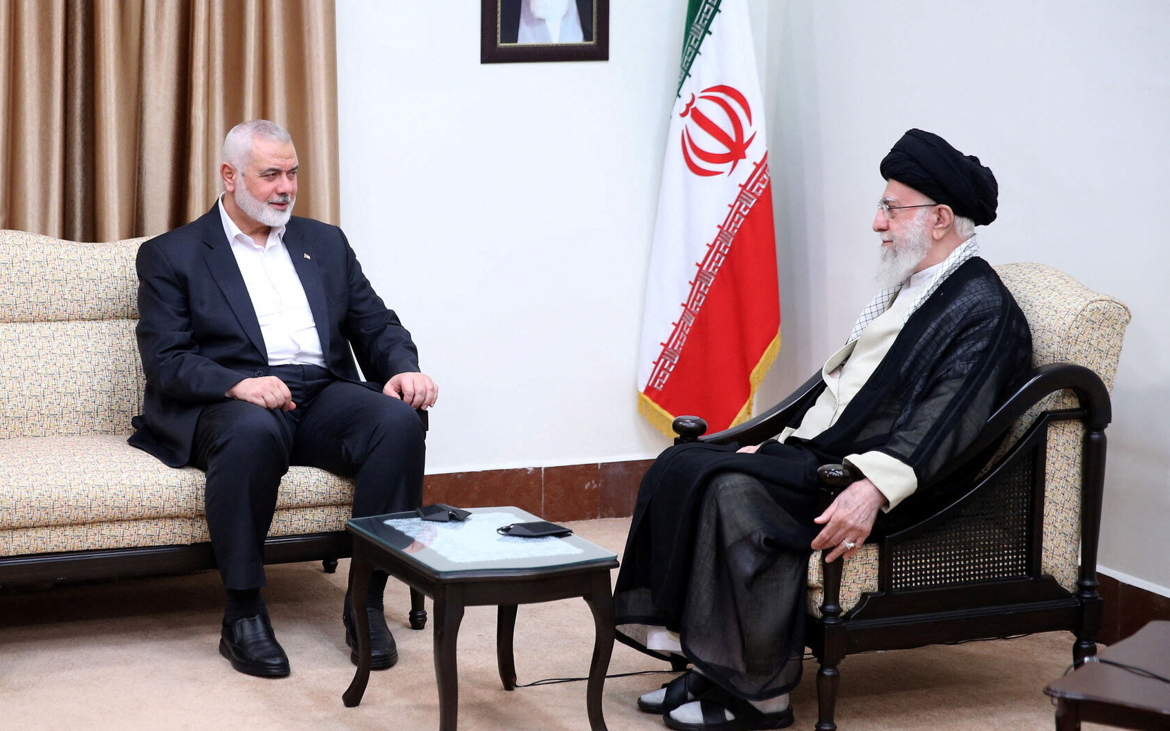 Các hãng hàng không tránh bay vào không phận Iran vì sợ xung đột- Ảnh 2. Thủ lĩnh Hamas bị ám sát: Đại giáo chủ Iran thề trừng phạt "chủ nghĩa phục quốc Do Thái"
