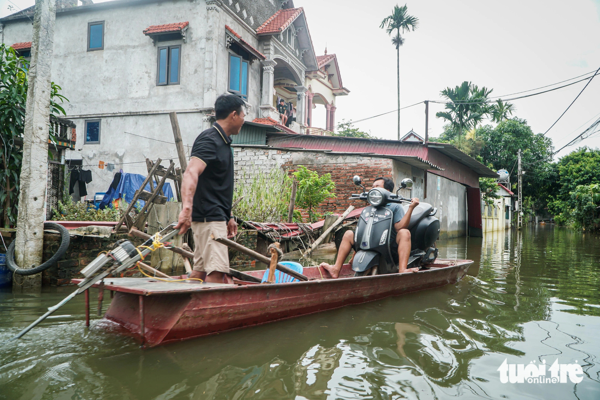 Về rốn lũ Chương Mỹ chứng kiến người Hà Nội ở nhà phao, đi thuyền trên phố- Ảnh 13.