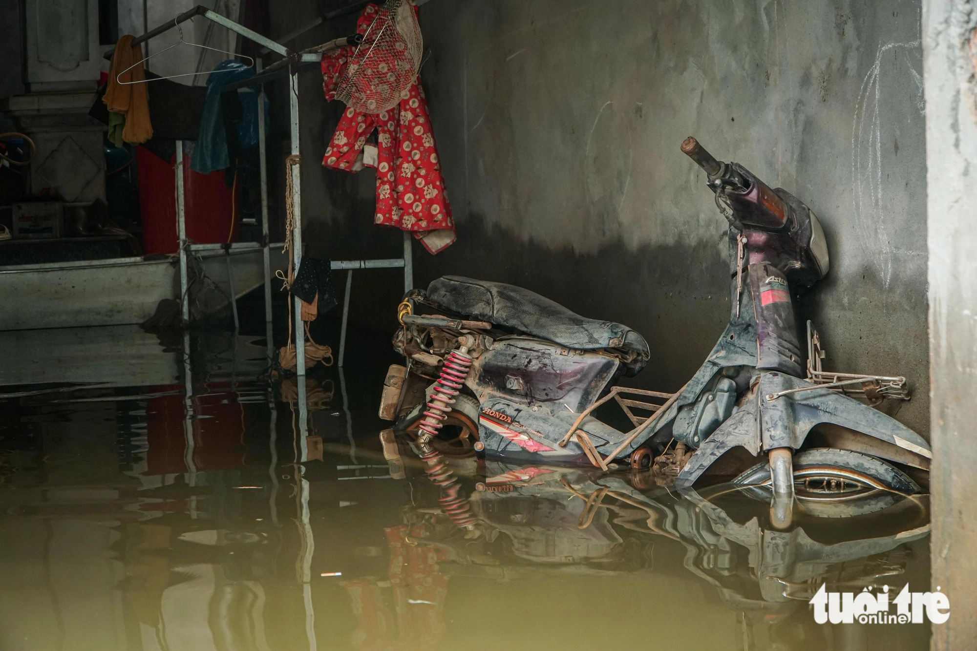 Về rốn lũ Chương Mỹ chứng kiến người Hà Nội ở nhà phao, đi thuyền trên phố- Ảnh 19.