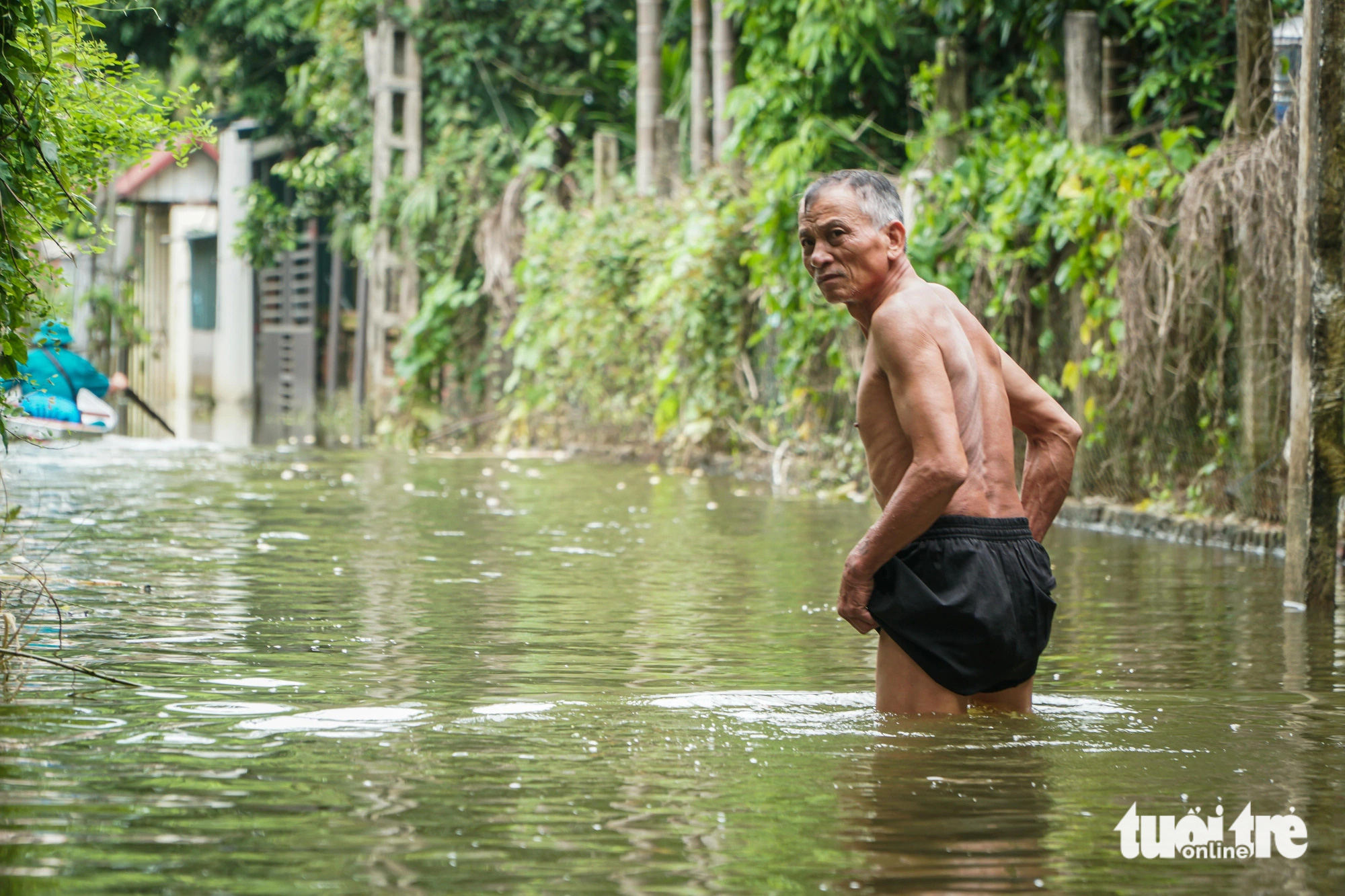 Về rốn lũ Chương Mỹ chứng kiến người Hà Nội ở nhà phao, đi thuyền trên phố- Ảnh 22.