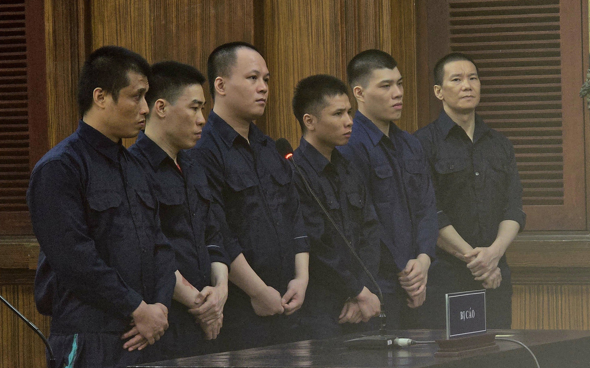 Núp bóng công ty luật để đòi nợ theo kiểu Giám đốc công ty đòi nợ thuê chỉ đạo giả giọng người đã mất 'nhát ma'... gia đình con nợ