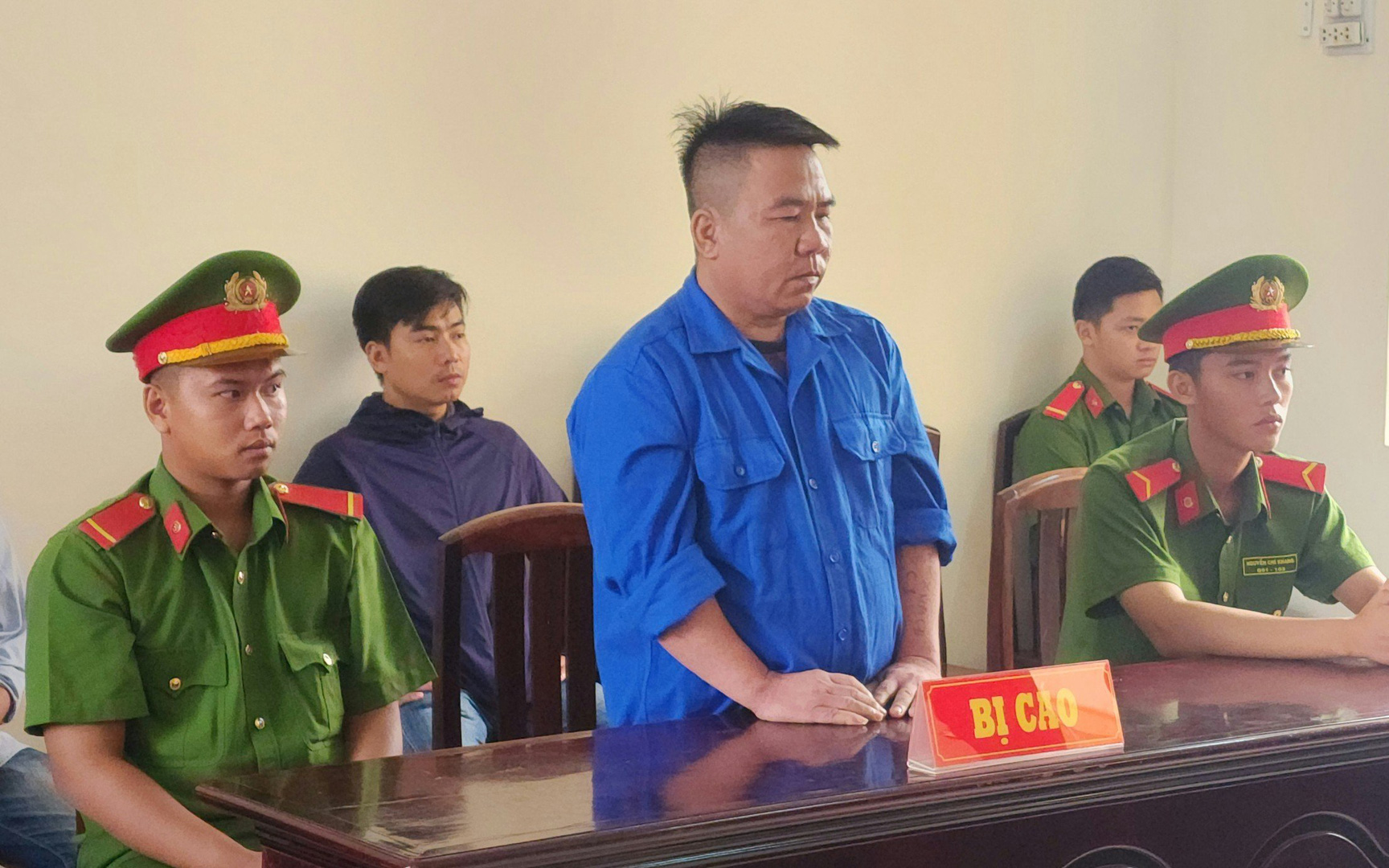 Do ghen tuông, đâm chết vợ với 15 nhát dao, lãnh án chung thân- Ảnh 4. Do ghen tuông, đâm chết vợ với 15 nhát dao, lãnh án chung thân- Ảnh 4.