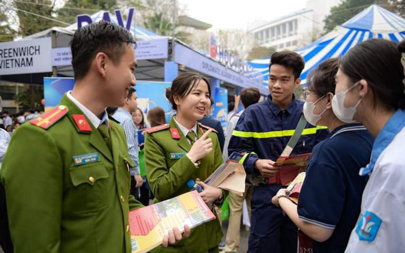 Gần 18.000 thí sinh đua tài cho hơn 2.100 suất vào các trường công an- Ảnh 8. 127 thí sinh trúng tuyển sớm vào các trường công an