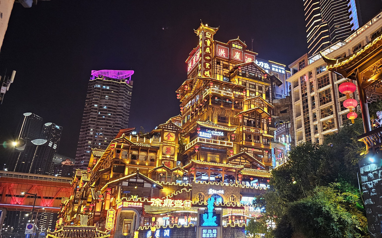 Trung Quốc thu hút du khách Việt đến Trương Gia Giới- Ảnh 4. Đường bay thẳng Trùng Khánh tiết kiệm 20 tiếng đồng hồ, hy vọng hút khách du lịch hai chiều